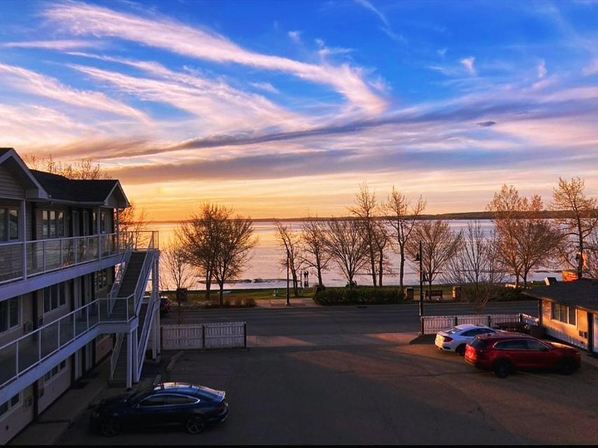 Raccoon Lodge Motel Sylvan Lake Εξωτερικό φωτογραφία